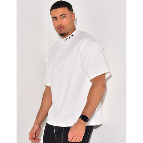 T-shirt with rich collar writing T-shirt with rich collar writing