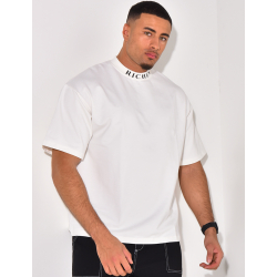 T-shirt with rich collar writing T-shirt with rich collar writing