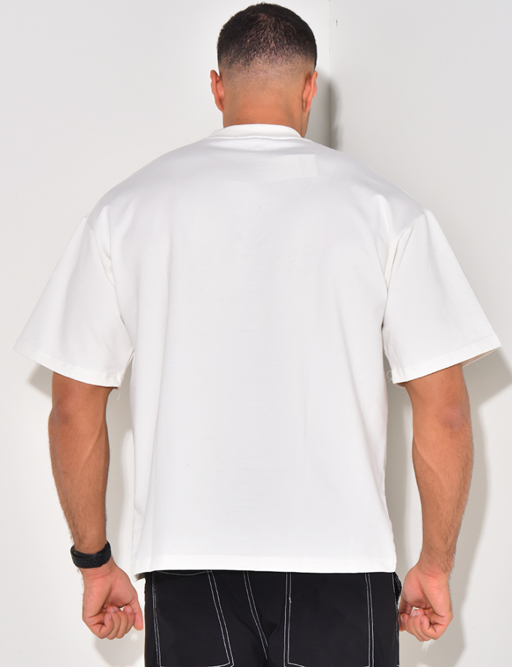 T-shirt with rich collar writing T-shirt with rich collar writing