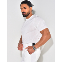 Dünnes geripptes T-Shirt   Dünnes geripptes T-Shirt