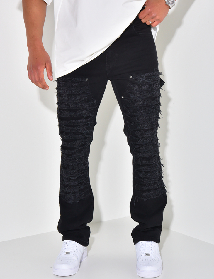  Jeans mit Destroyed-Effekt