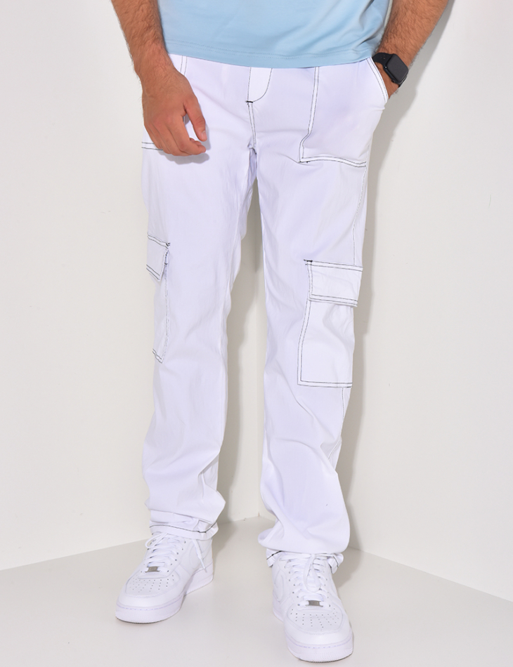 Cargo trousers with pockets