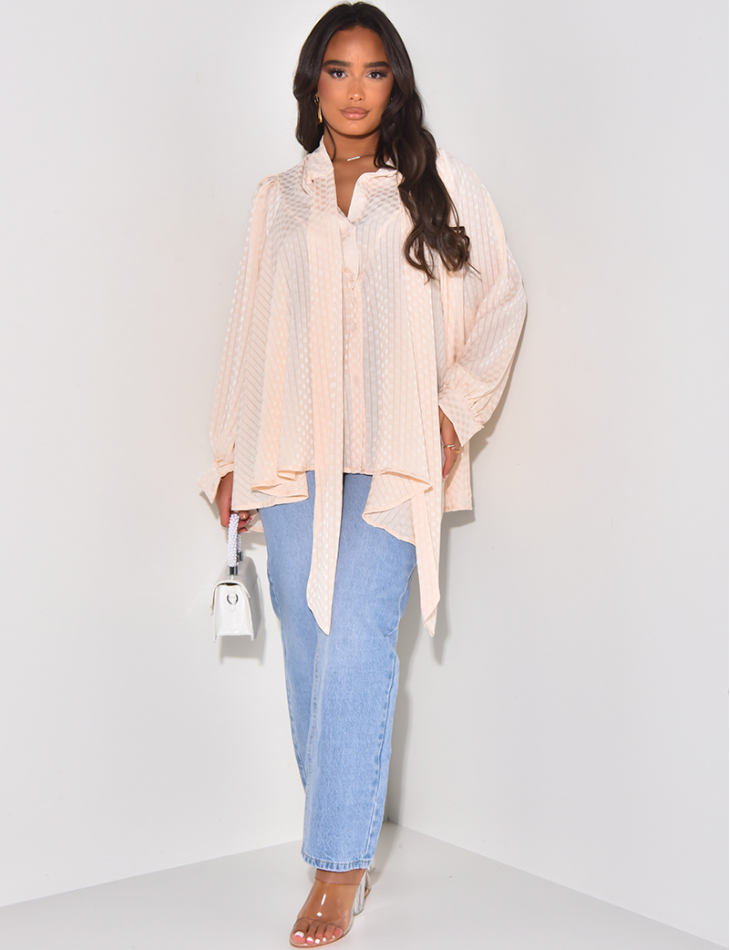 Chemisier à motif damier ton sur ton à nouer au col Chemisier à motif damier ton sur ton à nouer au col