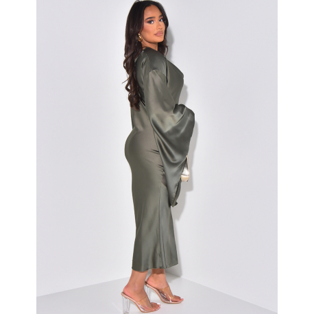 Langes Satinkleid mit drapiertem Kragen & ausgestellten Ärmeln *in beide Richtungen tragbar Langes Satinkleid mit drapiertem Kragen & ausgestellten Ärmeln *in beide Richtungen tragbar