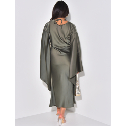 Langes Satinkleid mit drapiertem Kragen & ausgestellten Ärmeln *in beide Richtungen tragbar Langes Satinkleid mit drapiertem Kragen & ausgestellten Ärmeln *in beide Richtungen tragbar