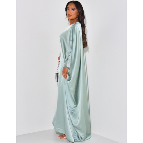 Robe ample en satin ajustable à la taille à fourrure sur les bords Robe ample en satin ajustable à la taille à fourrure sur les bords