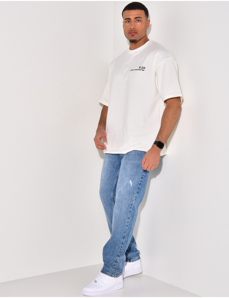 Destroyed straight cut jeans