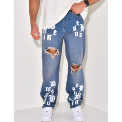 Zerstörte Jeans mit Schriftzug Zerstörte Jeans mit Schriftzug