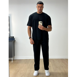 Set aus gerippter Hose und T-Shirt  Set aus gerippter Hose und T-Shirt