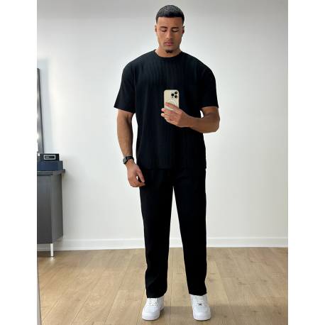 Set aus gerippter Hose und T-Shirt  Set aus gerippter Hose und T-Shirt