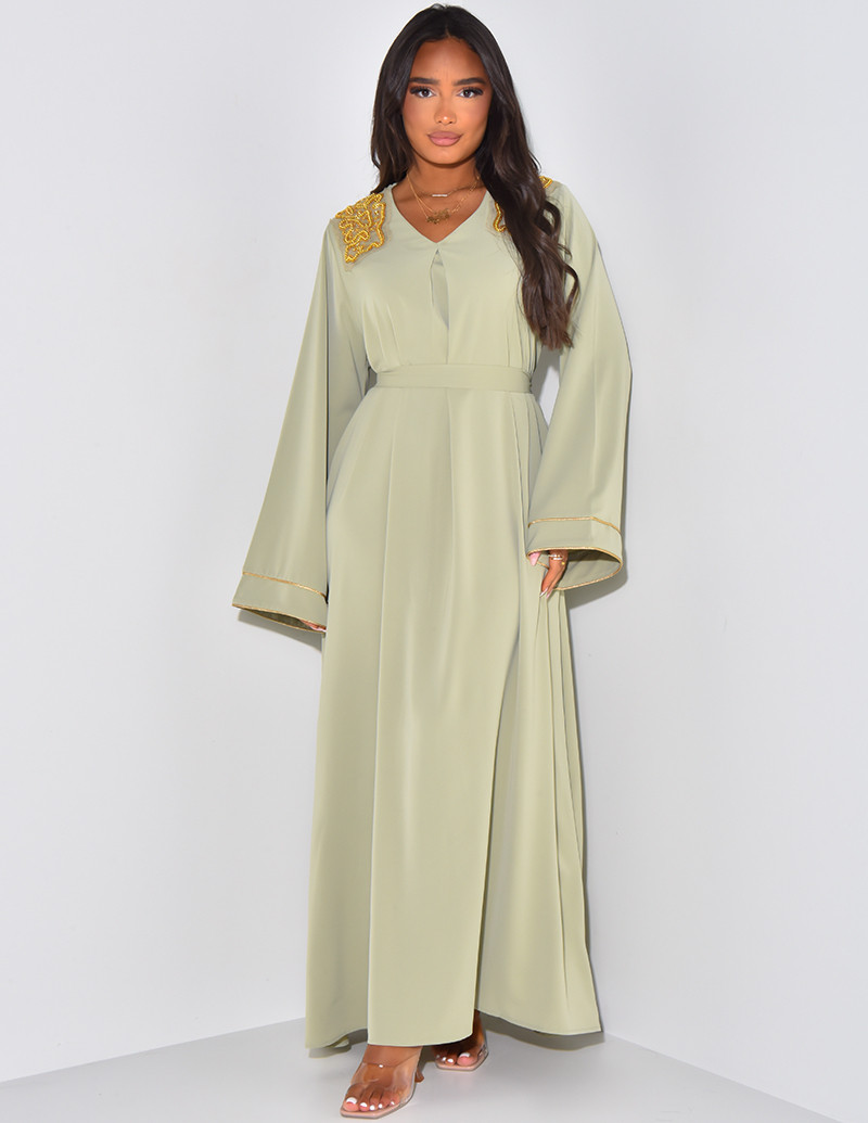 Abaya à perles dorées aux épaules & ceinture à la taille