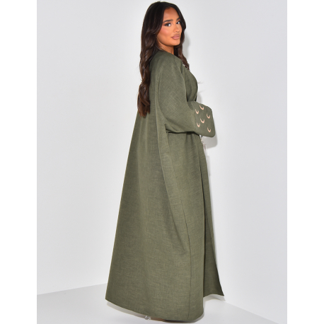 Kimono in Leinenoptik mit gestickten Mondmotiven auf den Ärmeln. Kimono in Leinenoptik mit gestickten Mondmotiven auf den Ärmeln.