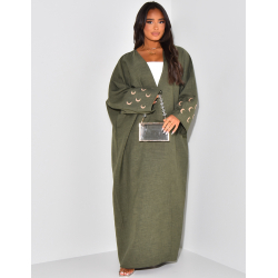 Kimono in Leinenoptik mit gestickten Mondmotiven auf den Ärmeln. Kimono in Leinenoptik mit gestickten Mondmotiven auf den Ärmeln.