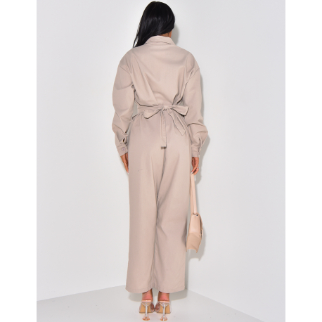 Combinaison en lin à poches cargo et ceinture à la taille Combinaison en lin à poches cargo et ceinture à la taille