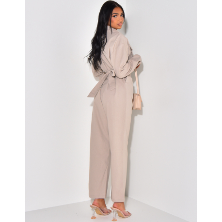 Combinaison en lin à poches cargo et ceinture à la taille Combinaison en lin à poches cargo et ceinture à la taille