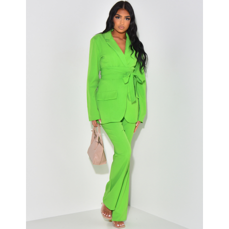 Ensemble de tailleur à ceinture large et pantalon évasé effet lin Ensemble de tailleur à ceinture large et pantalon évasé effet lin