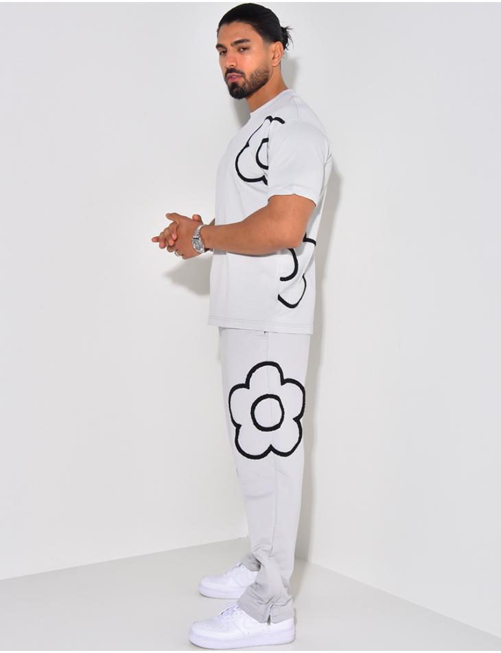 Ensemble pantalon et t-shirt à motifs brodés Ensemble pantalon et t-shirt à motifs brodés