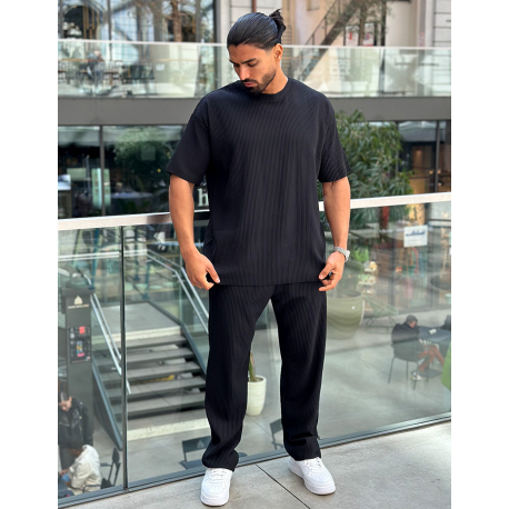 Set aus gerippter Hose und T-Shirt  Set aus gerippter Hose und T-Shirt