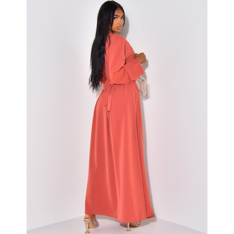 Abaya with tone-on-tone embroidery to be belted