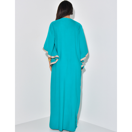 Loose-fitting abaya with gold embroidery Loose-fitting abaya with gold embroidery