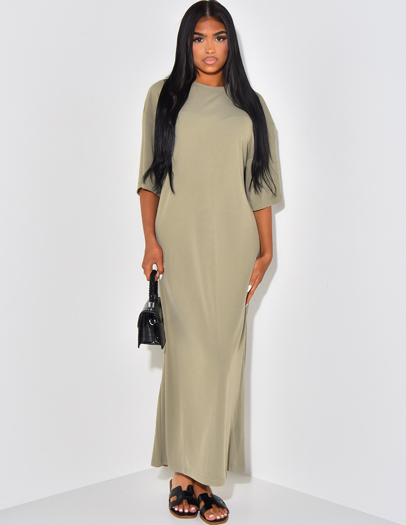 Langes, geripptes T-Shirt-Kleid mit geradem Schnitt.