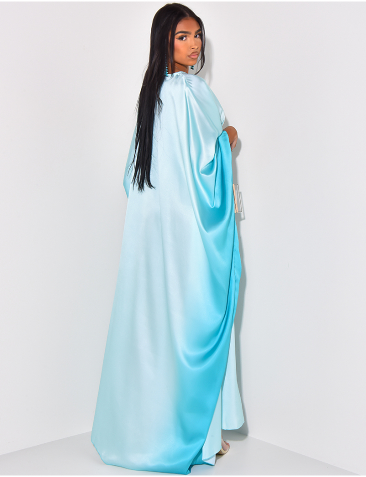 Schmetterlingskleid aus Satin mit Tie and Dye-Muster.