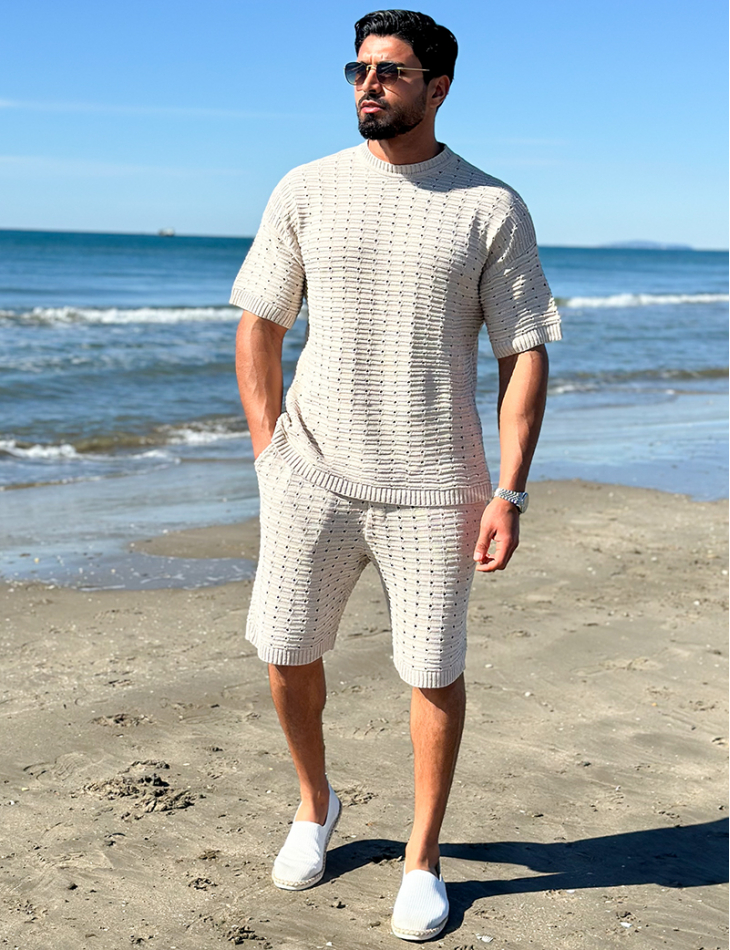 Ensemble short et t-shirt ajouré Ensemble short et t-shirt ajouré