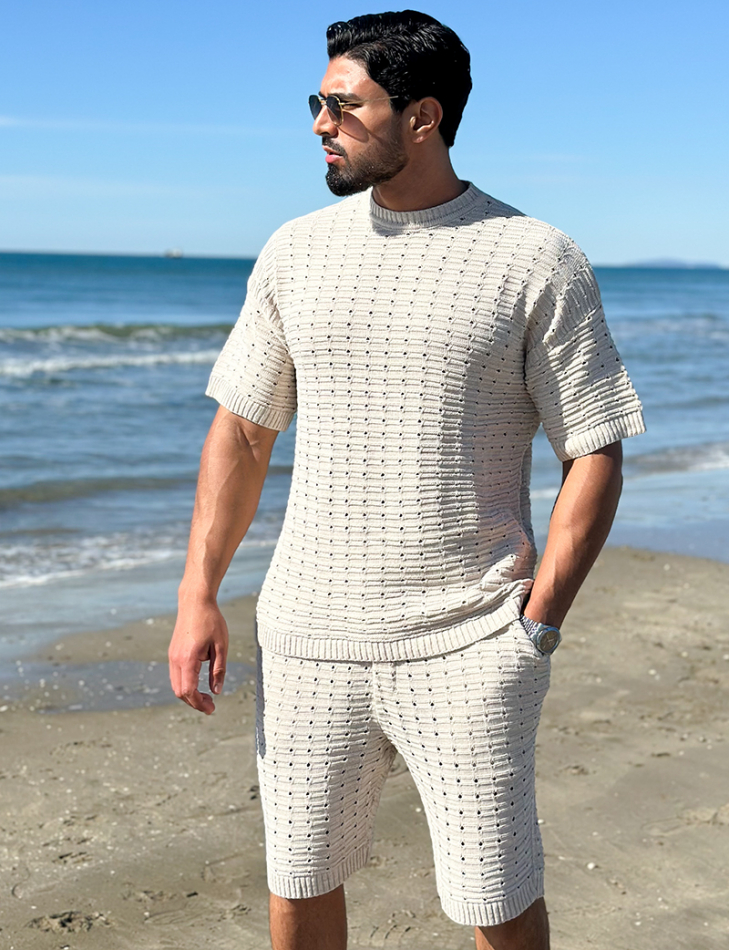 Ensemble short et t-shirt ajouré Ensemble short et t-shirt ajouré