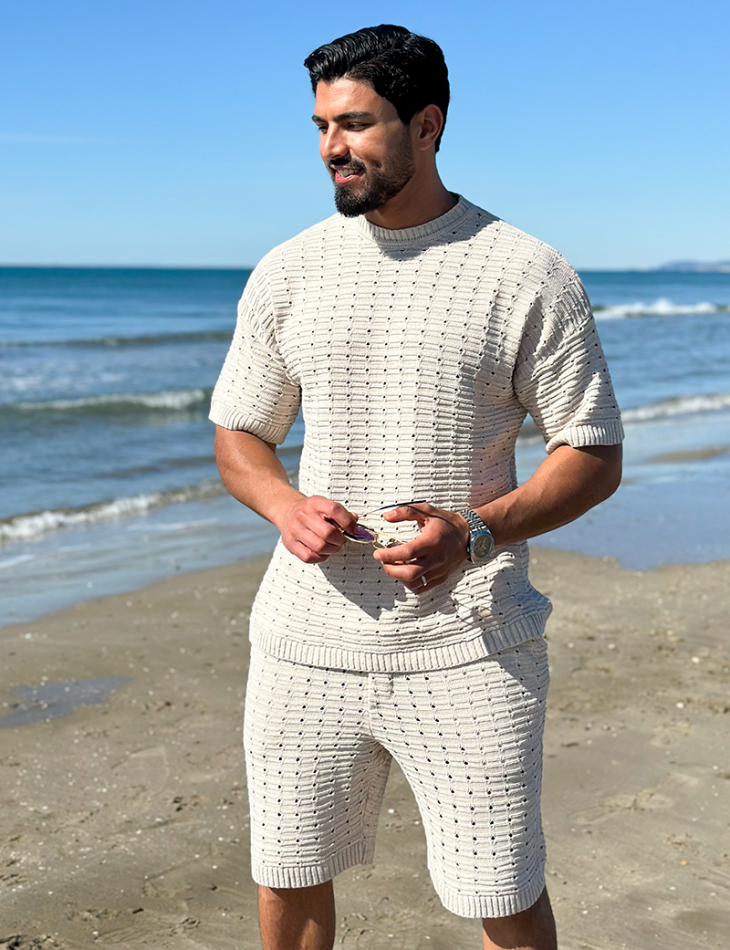 Ensemble short et t-shirt ajouré Ensemble short et t-shirt ajouré