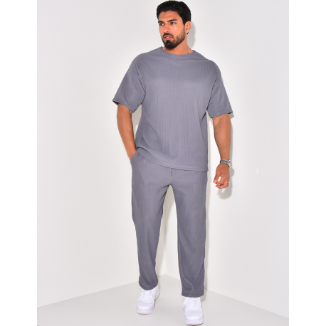 Ensemble pantalon et t-shirt plissé Ensemble pantalon et t-shirt plissé
