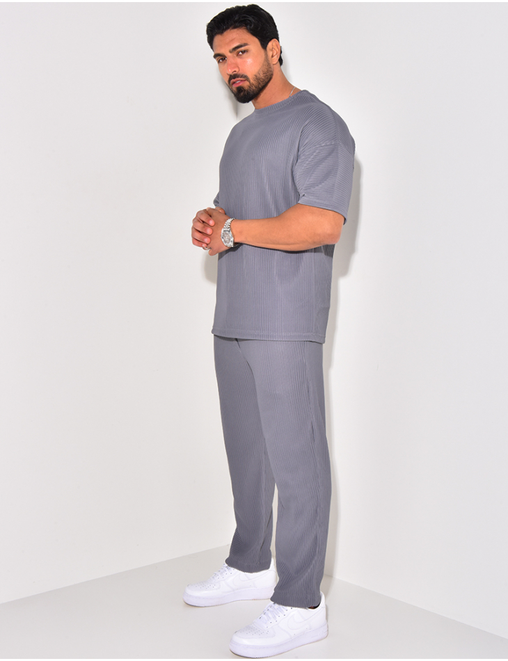 Ensemble pantalon et t-shirt plissé Ensemble pantalon et t-shirt plissé
