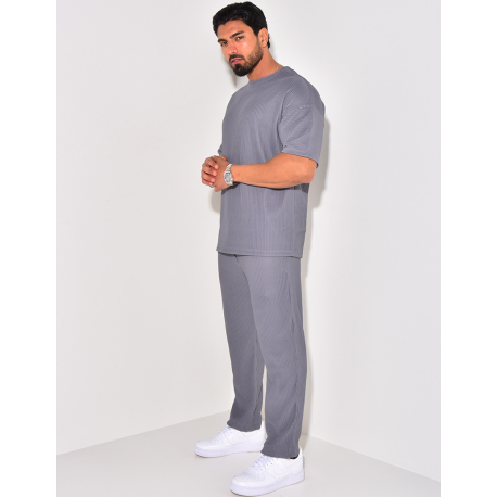 Ensemble pantalon et t-shirt plissé Ensemble pantalon et t-shirt plissé