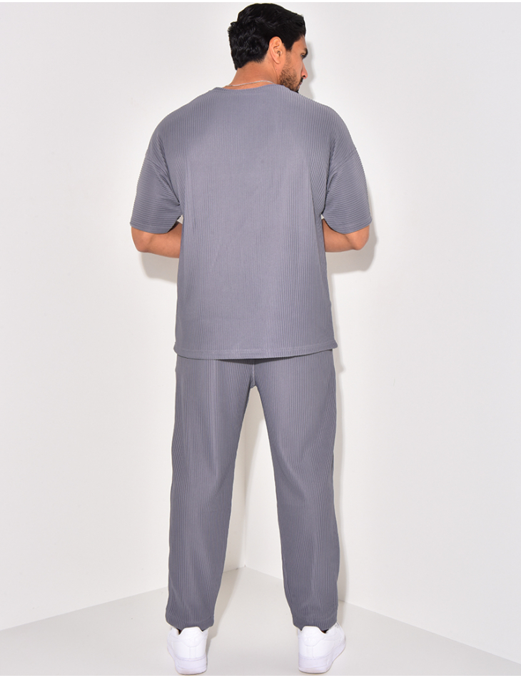 Ensemble pantalon et t-shirt plissé Ensemble pantalon et t-shirt plissé