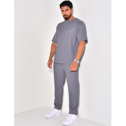 Ensemble pantalon et t-shirt plissé Ensemble pantalon et t-shirt plissé