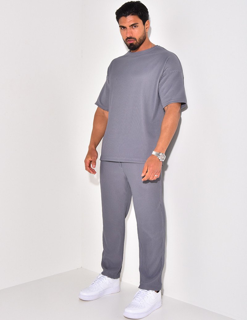 Ensemble pantalon et t-shirt plissé