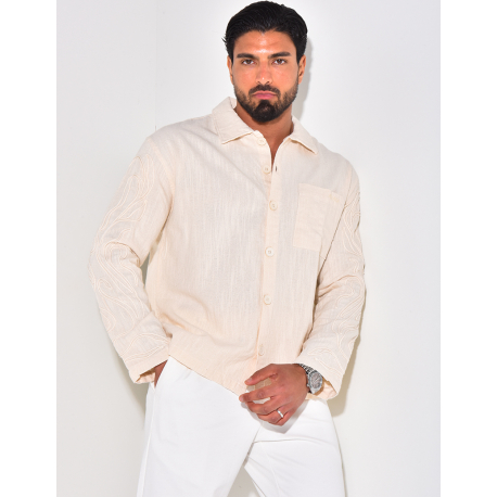 Chemise en lin manches longues à motifs brodés sur les manches Chemise en lin manches longues à motifs brodés sur les manches