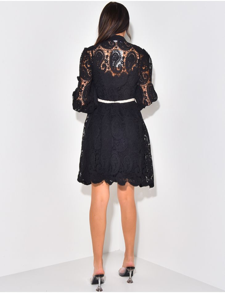 Robe courte en dentelle & ceinture Robe courte en dentelle & ceinture