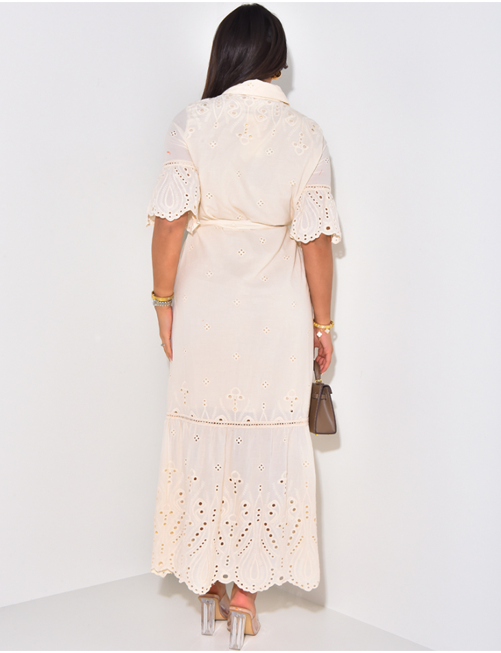 Robe longue col chemise à broderies & ceinture à la taille