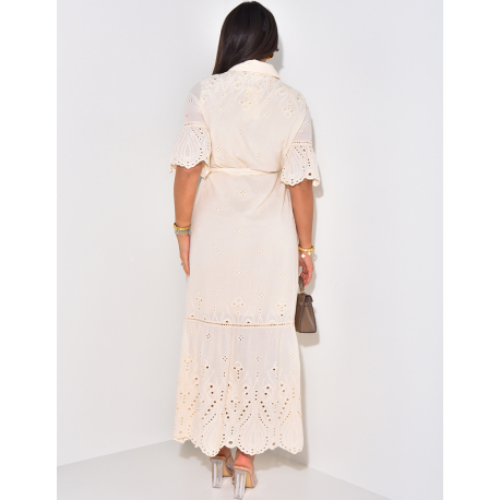 Robe longue col chemise à broderies & ceinture à la taille