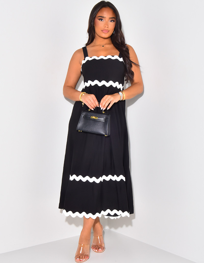 Robe mi-longue à bordures contrastantes