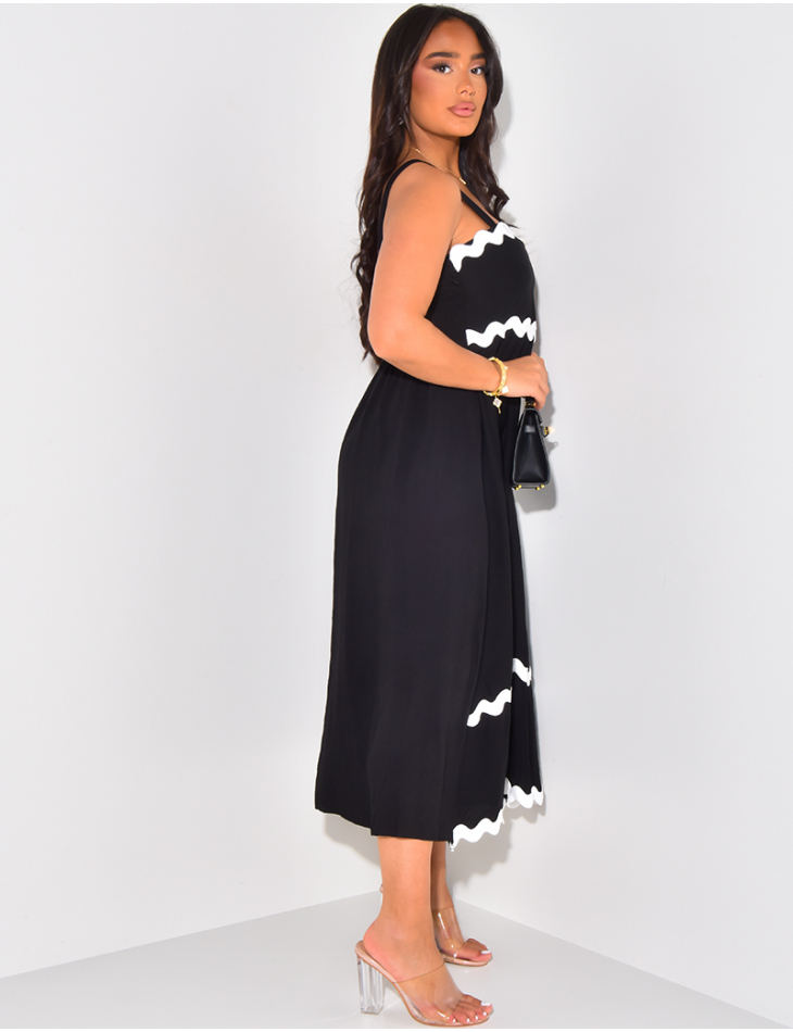 Robe mi-longue à bordures contrastantes