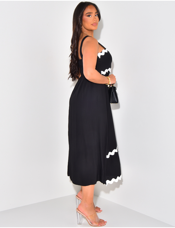 Robe mi-longue à bordures contrastantes