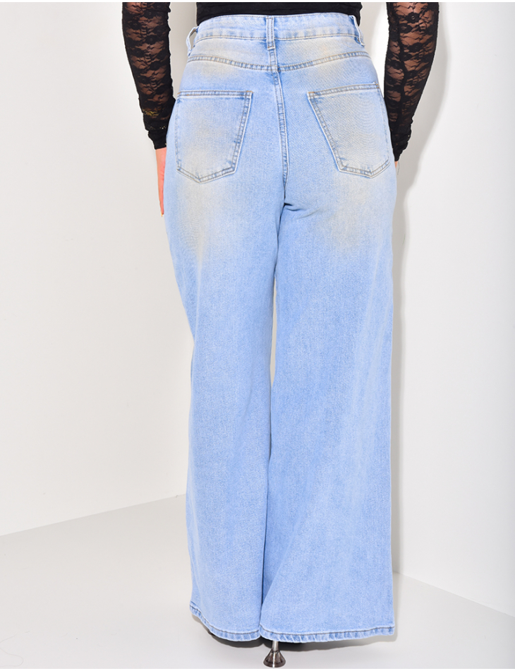 Stretchy straight-leg jeans with vintage wash