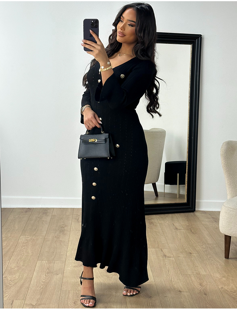 Long dress with buttons ruffles