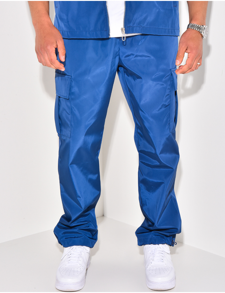 Ensemble cargo avec arc de triomphe Ensemble cargo avec arc de triomphe