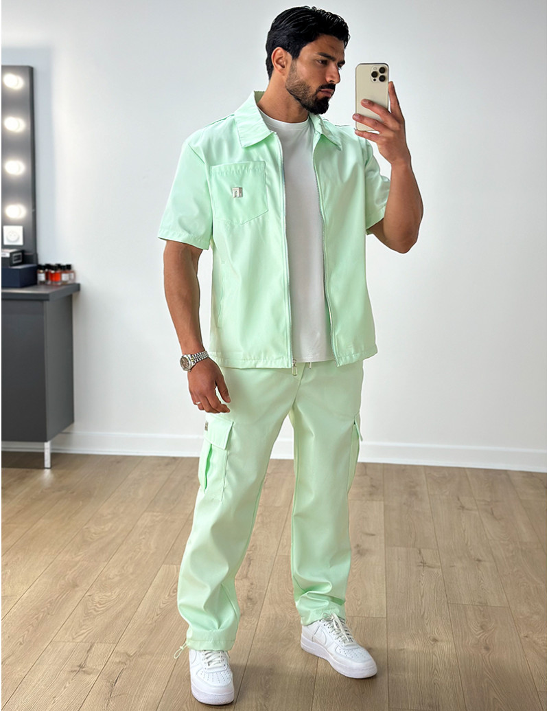 Ensemble cargo avec arc de triomphe