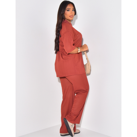 Set aus Hose und lockerem Poloshirt mit Lochmuster Set aus Hose und lockerem Poloshirt mit Lochmuster