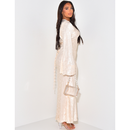 Robe longue en satin à lacets dans le dos à motifs Robe longue en satin à lacets dans le dos à motifs