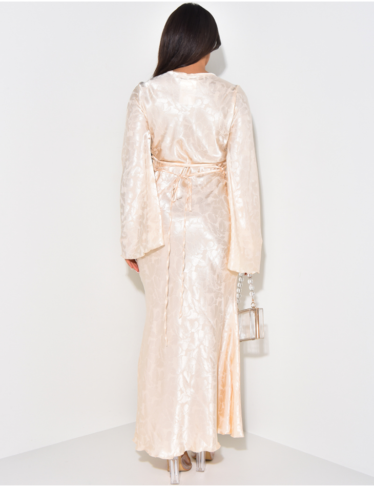 Robe longue en satin à lacets dans le dos à motifs Robe longue en satin à lacets dans le dos à motifs