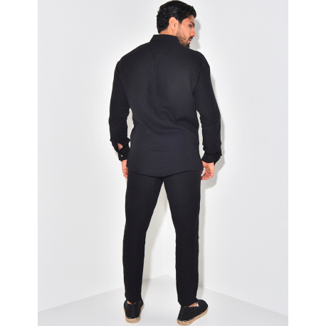 Ensemble pantalon resserré et chemise en coton